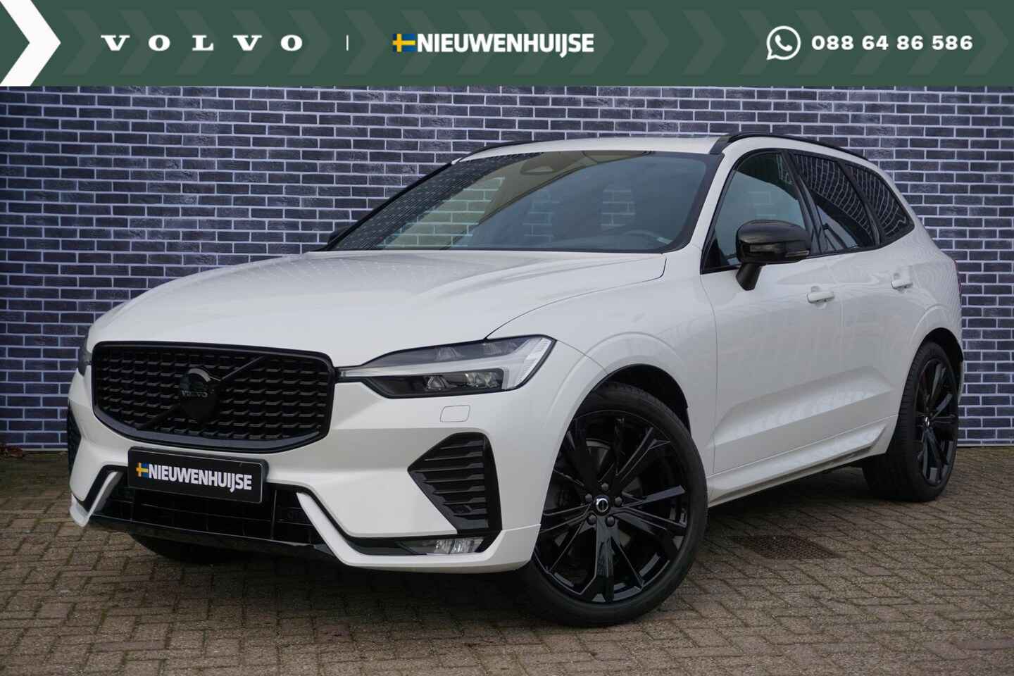 Volvo XC60 - 2.0 B5 D AWD Ultimate Dark | Luchtvering | 21" Velgen | Harman/Kardon | Panorama Schuifdak - AutoWereld.nl