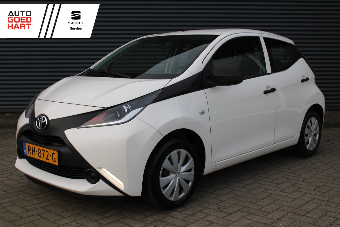 Toyota Aygo - 1.0 VVT-i x-fun 5-Drs Airco Elektrische Ramen Cruise Control Bluetooth NAP - AutoWereld.nl