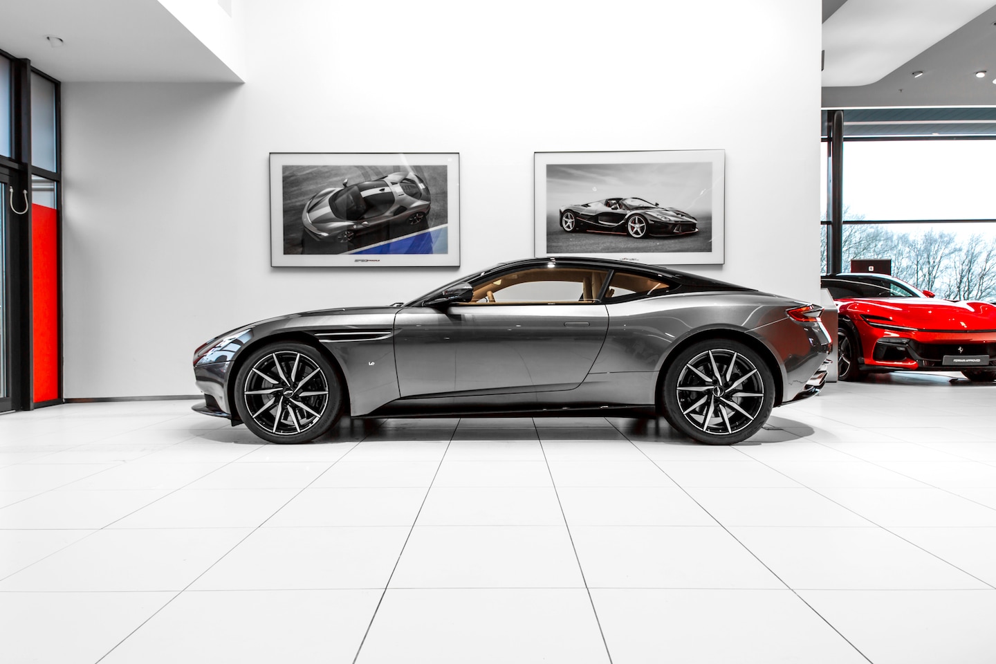 Aston Martin DB11 - V12 Launch Edition ~Munsterhuis Sportscars~ - AutoWereld.nl