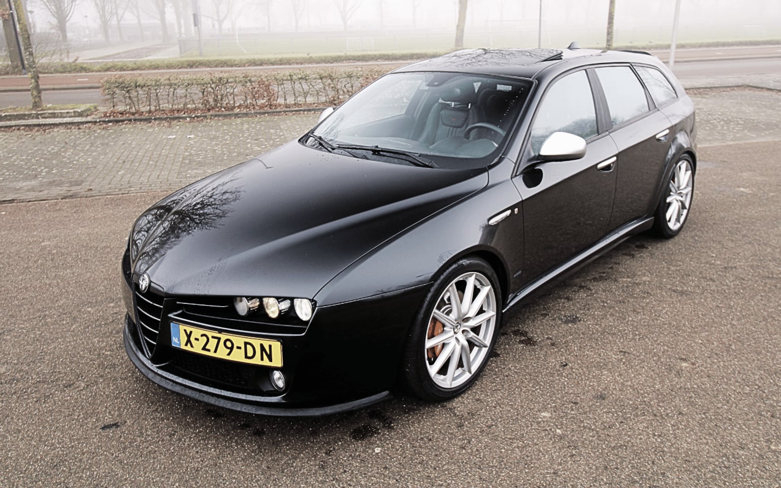 Alfa Romeo 159 Sportwagon - 2.2 JTS TI Schuifdak | 19" | Stoelverwarming | CarPlay | Camera - AutoWereld.nl