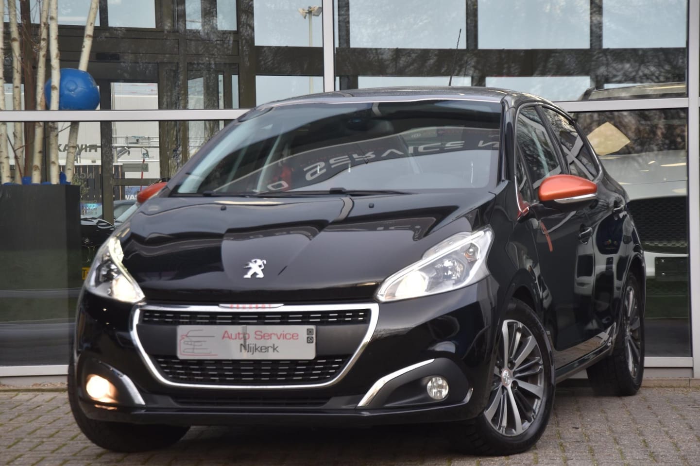 Peugeot 208 - 1.2 PureTech Allure Airco Leder Pano.dak Nav. Led NAP - AutoWereld.nl