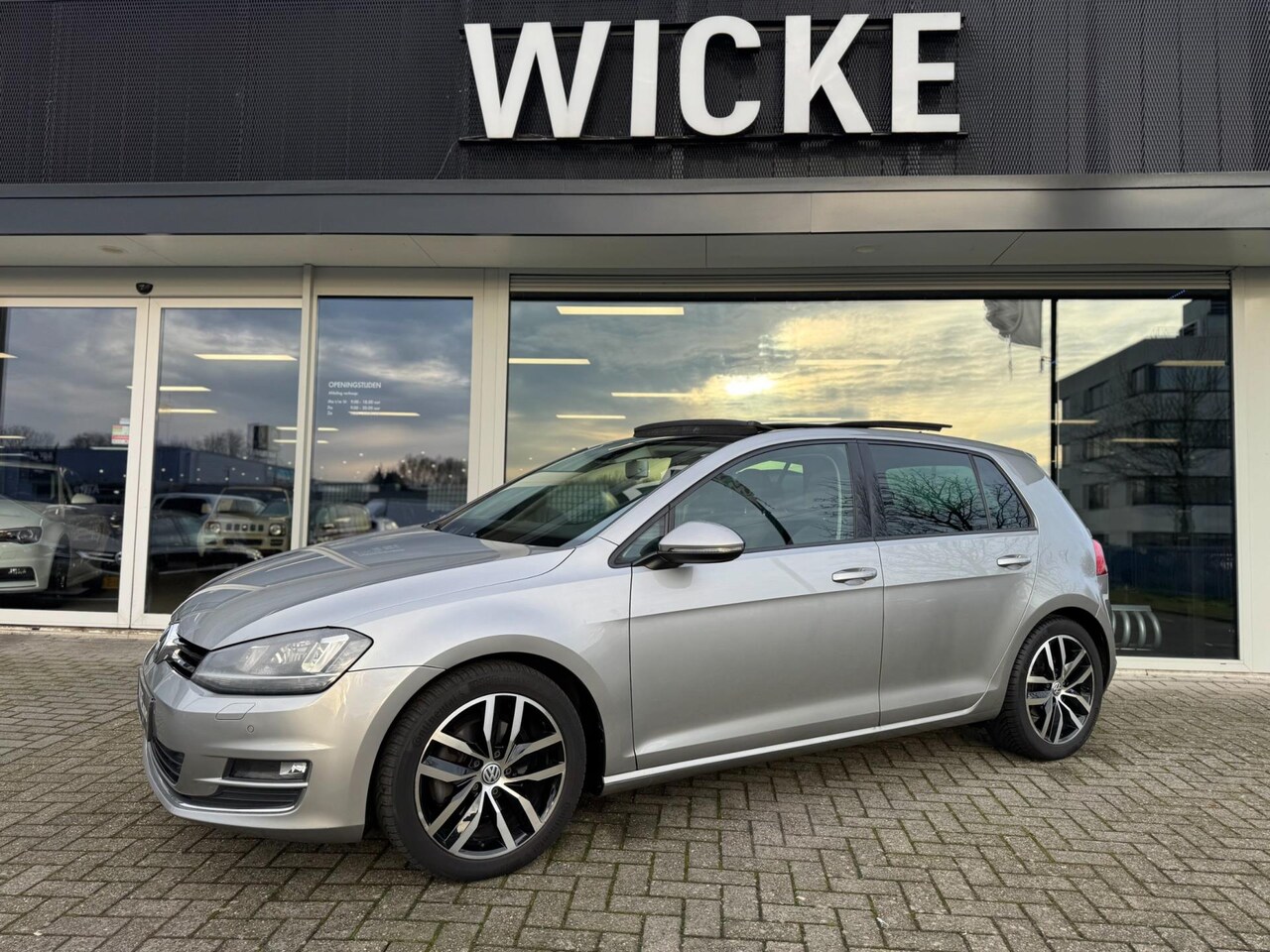 Volkswagen Golf - 1.4 TSI ACT Highline DSG Panorama Leder Xenon Led - AutoWereld.nl