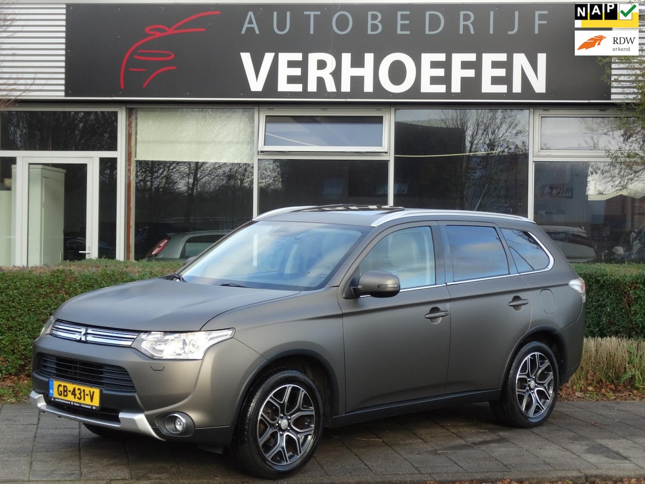 Mitsubishi Outlander - 2.0 PHEV Instyle+ X-Line - FULL OPTION - ORGINEEL NL !! - AutoWereld.nl