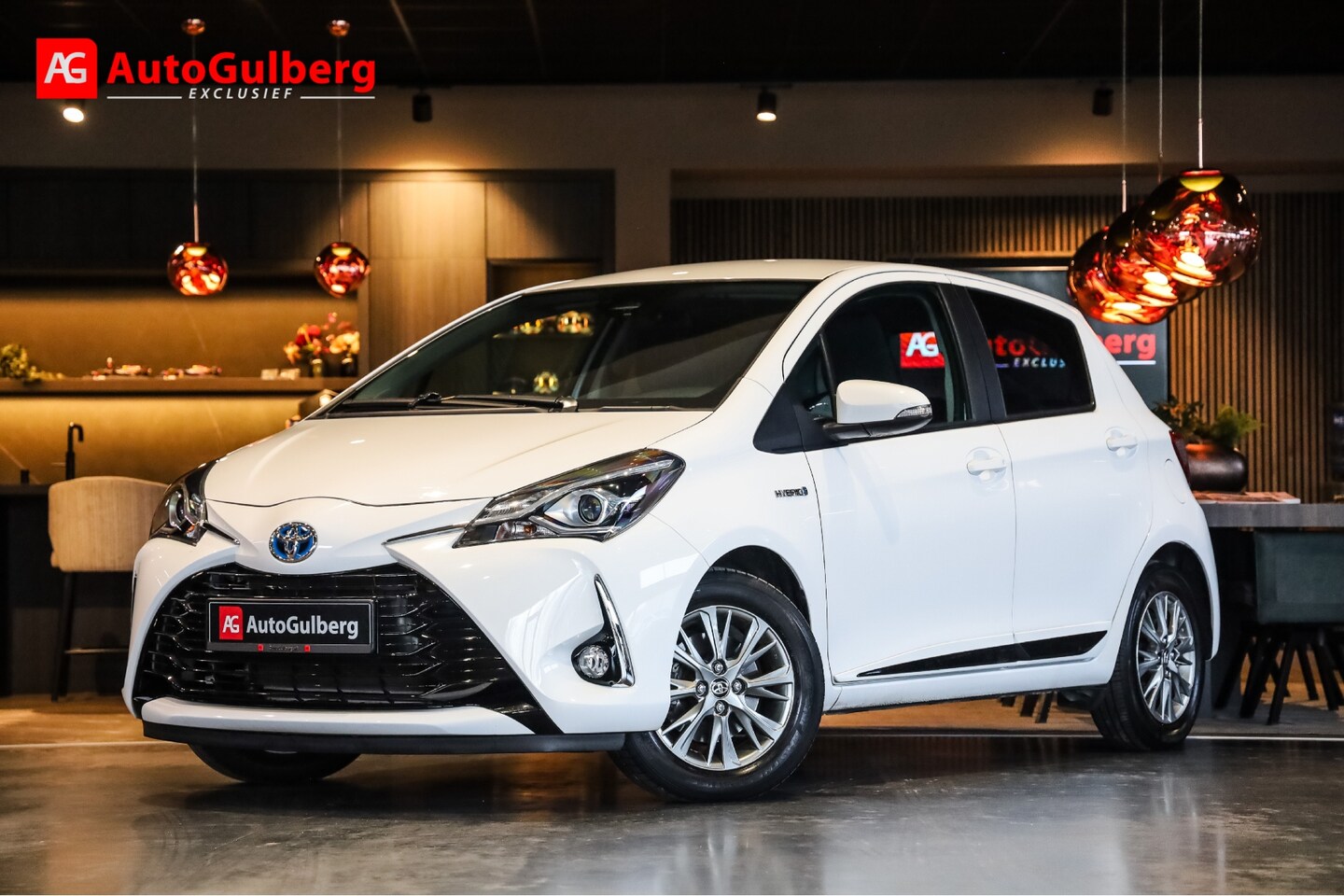 Toyota Yaris - 1.5 Hybrid Executive Navigatie Bleutooth Lichtmetalen velgen. - AutoWereld.nl