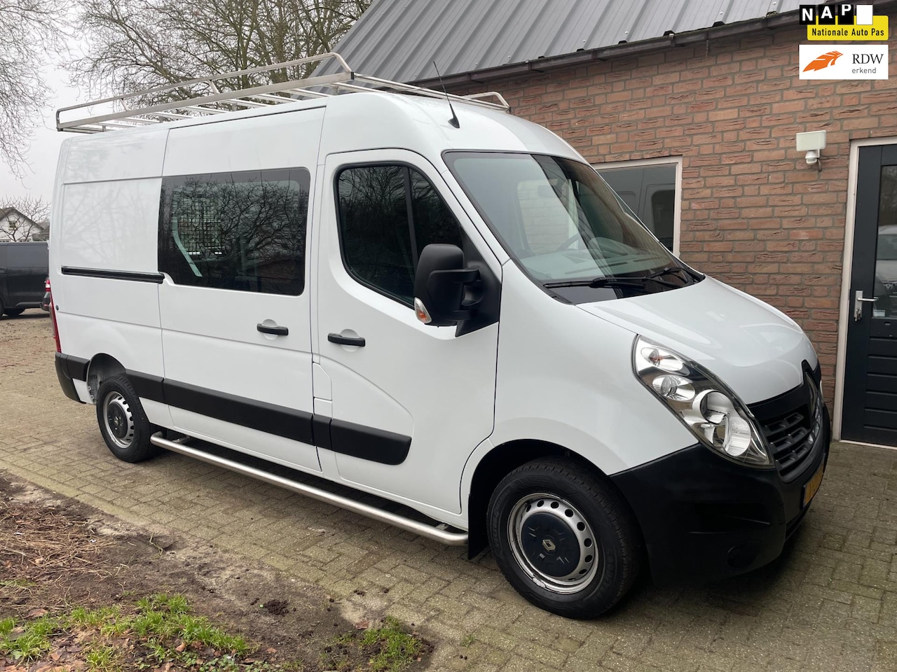 Renault Master - T35 2.3 dCi L2H3 airco cruise nieuwe apk - AutoWereld.nl