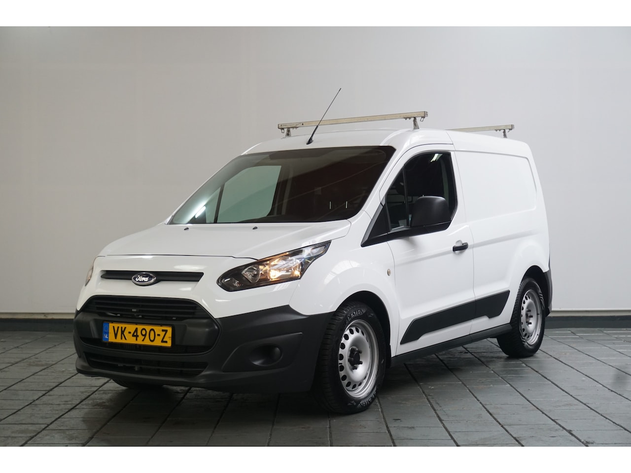 Ford Transit Connect - 1.6 TDCI L1 First Edition | Airco | Schuifdeur | Trekhaak | Dakdragers | | Airco | Schuifd - AutoWereld.nl