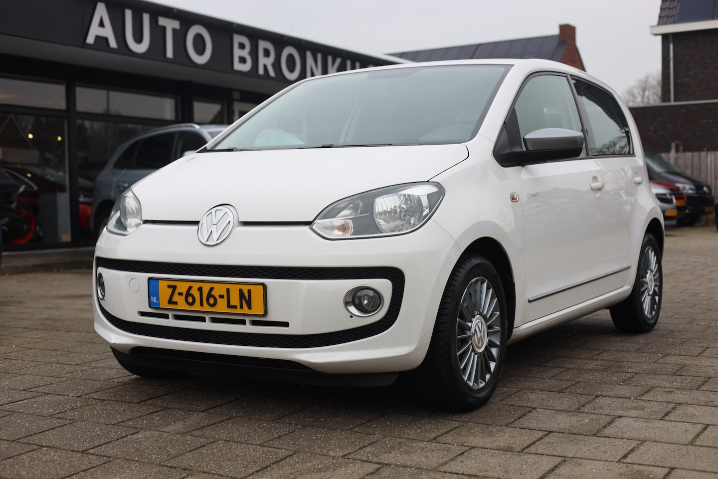 Volkswagen Up! - 1.0 CHEER UP! AIRCO | 15 INCH | EL PAKKET - AutoWereld.nl