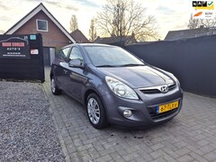 Hyundai i20 - 1.2i Plus Airco 5 Deurs