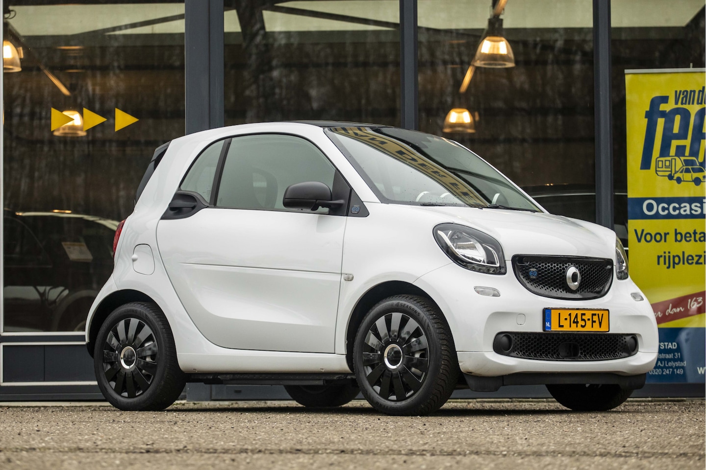 Smart Fortwo - EQ Essential 18 kWh - AutoWereld.nl