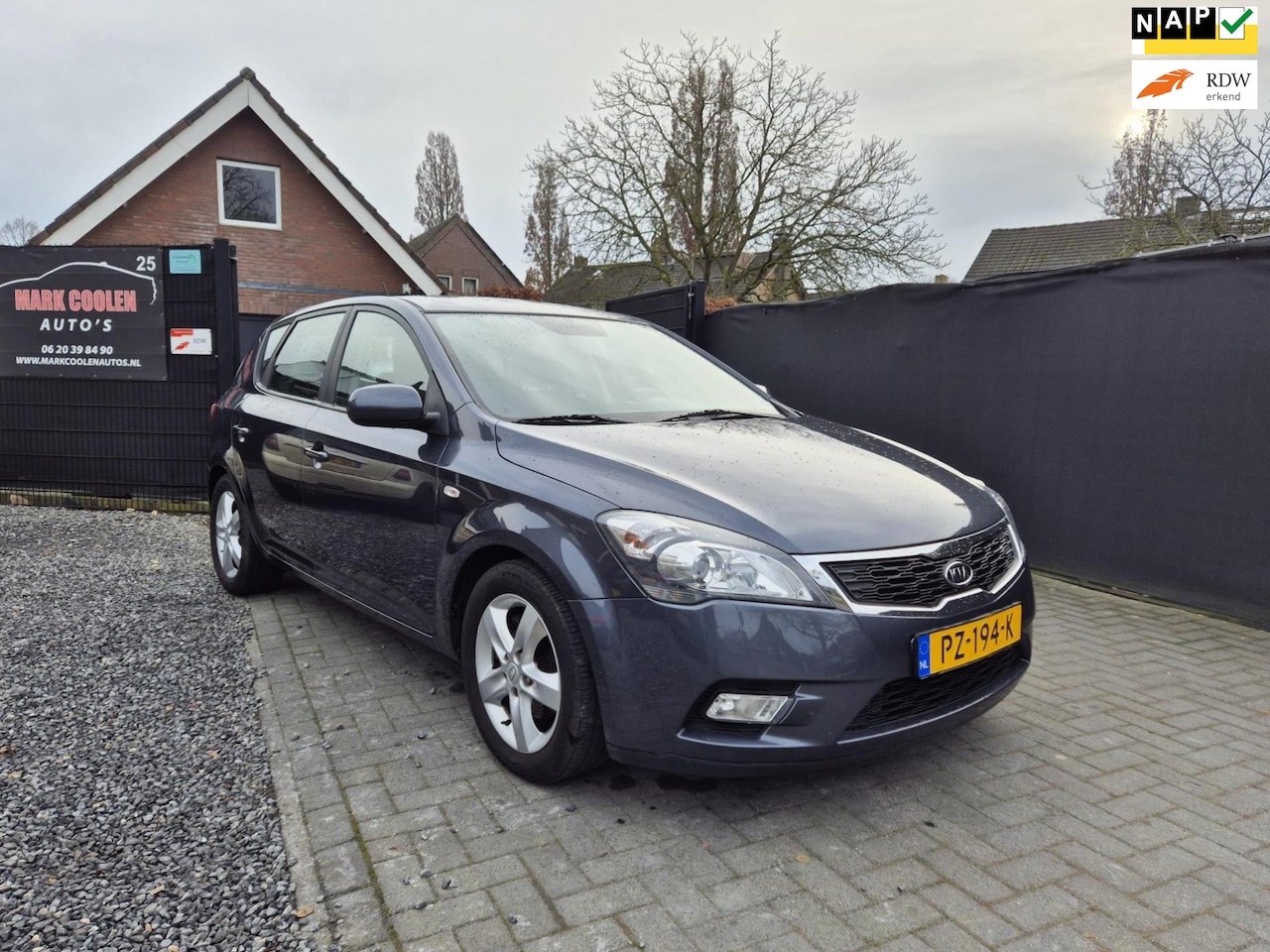 Kia Cee'd - 1.4 CVVT X-ecutive 5 Deurs Navi Airco Cruise - AutoWereld.nl