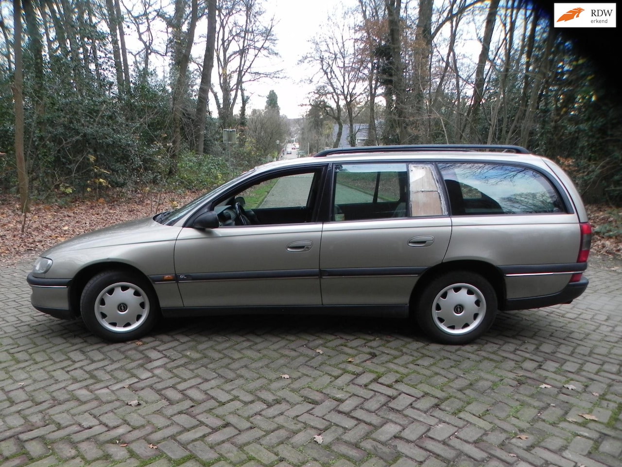 Opel Omega Wagon - 2.0i-16V Touring 2.0i-16V Touring - AutoWereld.nl