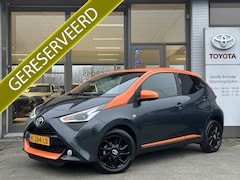 Toyota Aygo - 1.0 VVT-i x-JBL | Black & Orange | JBL Audio | Achteruitrijcamera | 15" LM velgen |