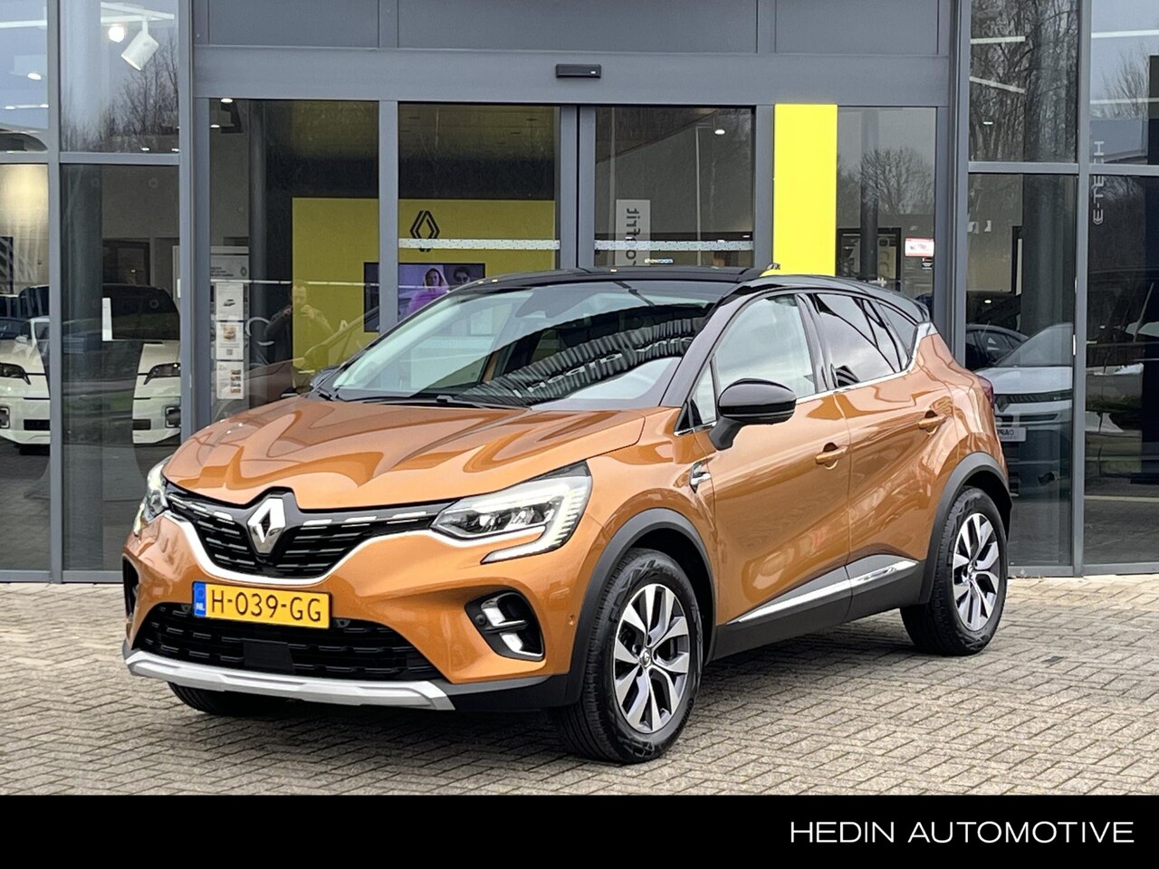 Renault Captur - 1.0 TCe 100 Intens Lichtmetalen velgen | Navigatie | Achteruitrijcamera | parkeersensoren - AutoWereld.nl