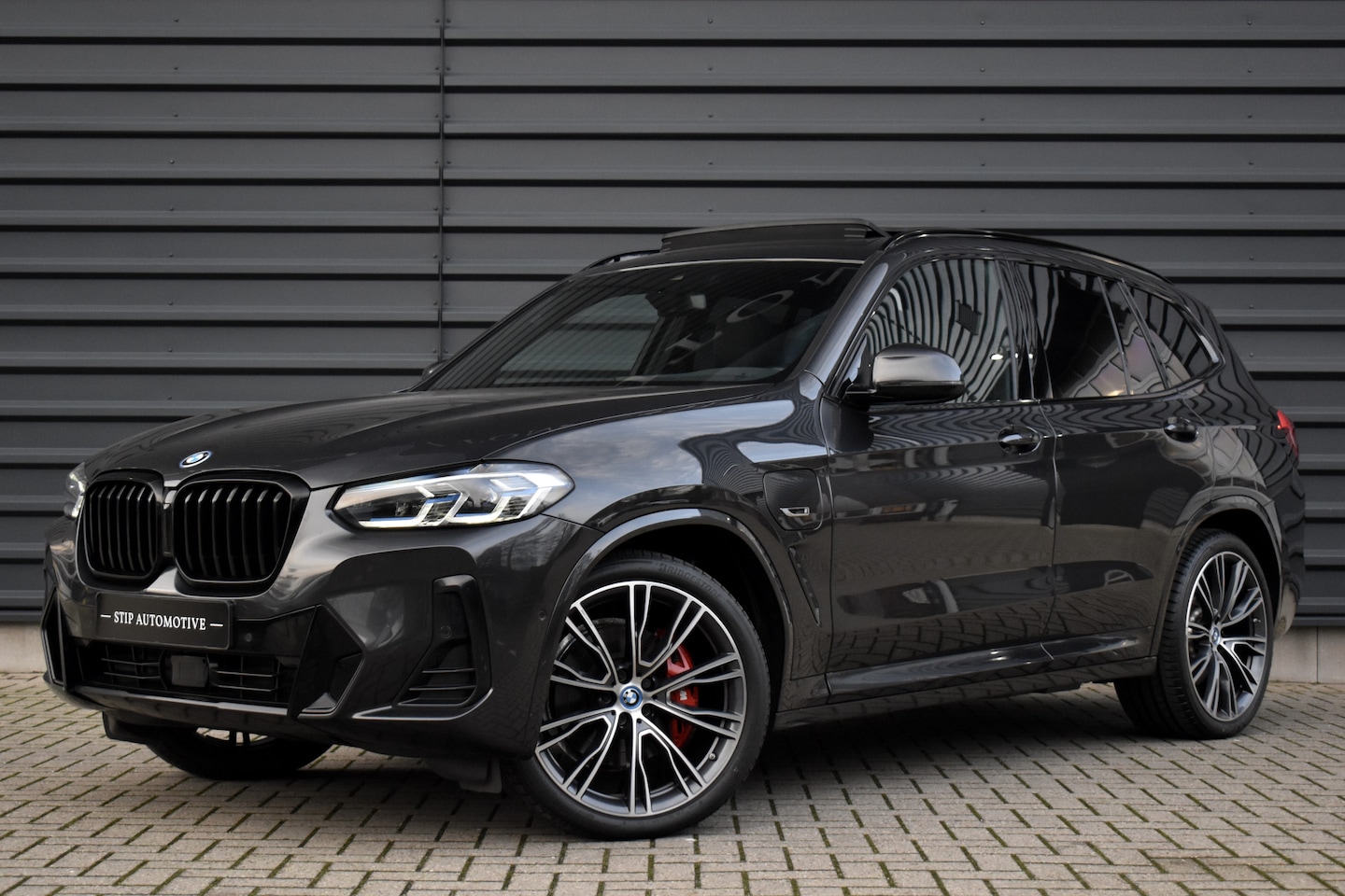 BMW X3 - xDrive30e M Sport Shadow | Panoramadak | ACC | Harman/Kardon | Laserlight | 21” Velgen | C - AutoWereld.nl