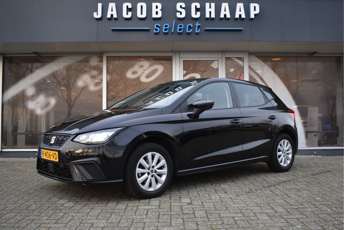 Seat Ibiza - 1.0 EcoTSI Style Business Connect / Parkeersensoren v+a / Climatic / Stoelverwarming / App - AutoWereld.nl