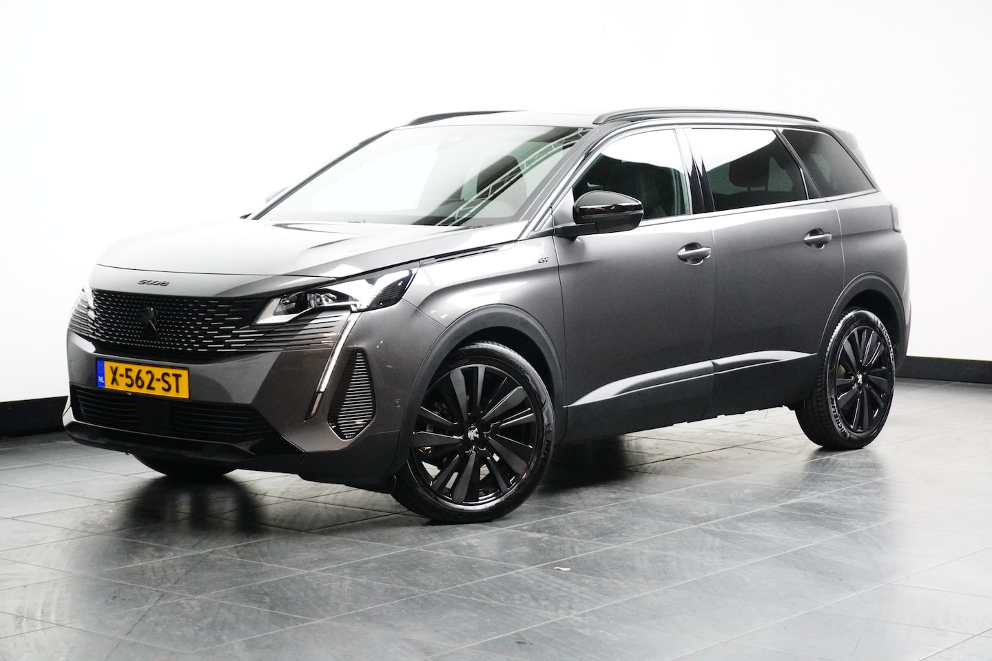 Peugeot 5008 - 1.2 Hybrid GT / Navi / Clima / PDC / 19"LMV / Camera / Pano.dak / Cruise (adaptief) / Blue - AutoWereld.nl