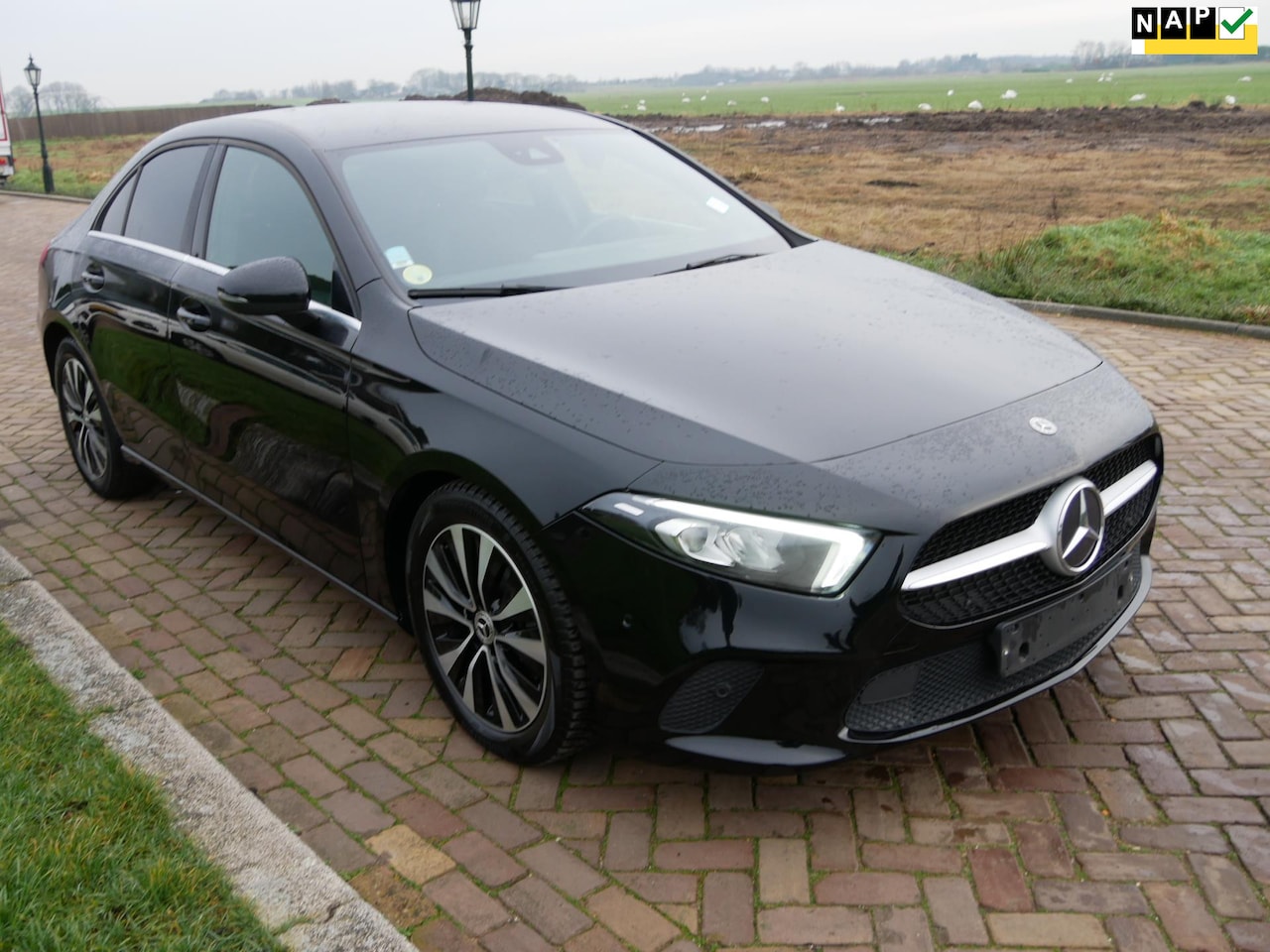 Mercedes-Benz A-klasse - 180D Business Solution LEATHER ** 14499 NETTO ** - AutoWereld.nl