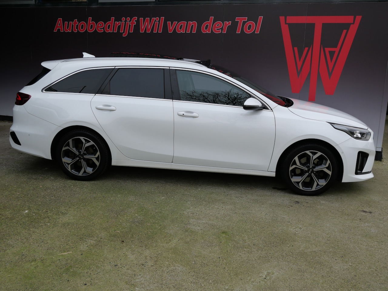 Kia Cee'd Sportswagon - Ceed 1.6 GDI PHEV EXECUTIVE | A.C.C | PANORAMA | LEER | TREKHAAK | FABRIEKSGARANTIE!! - AutoWereld.nl