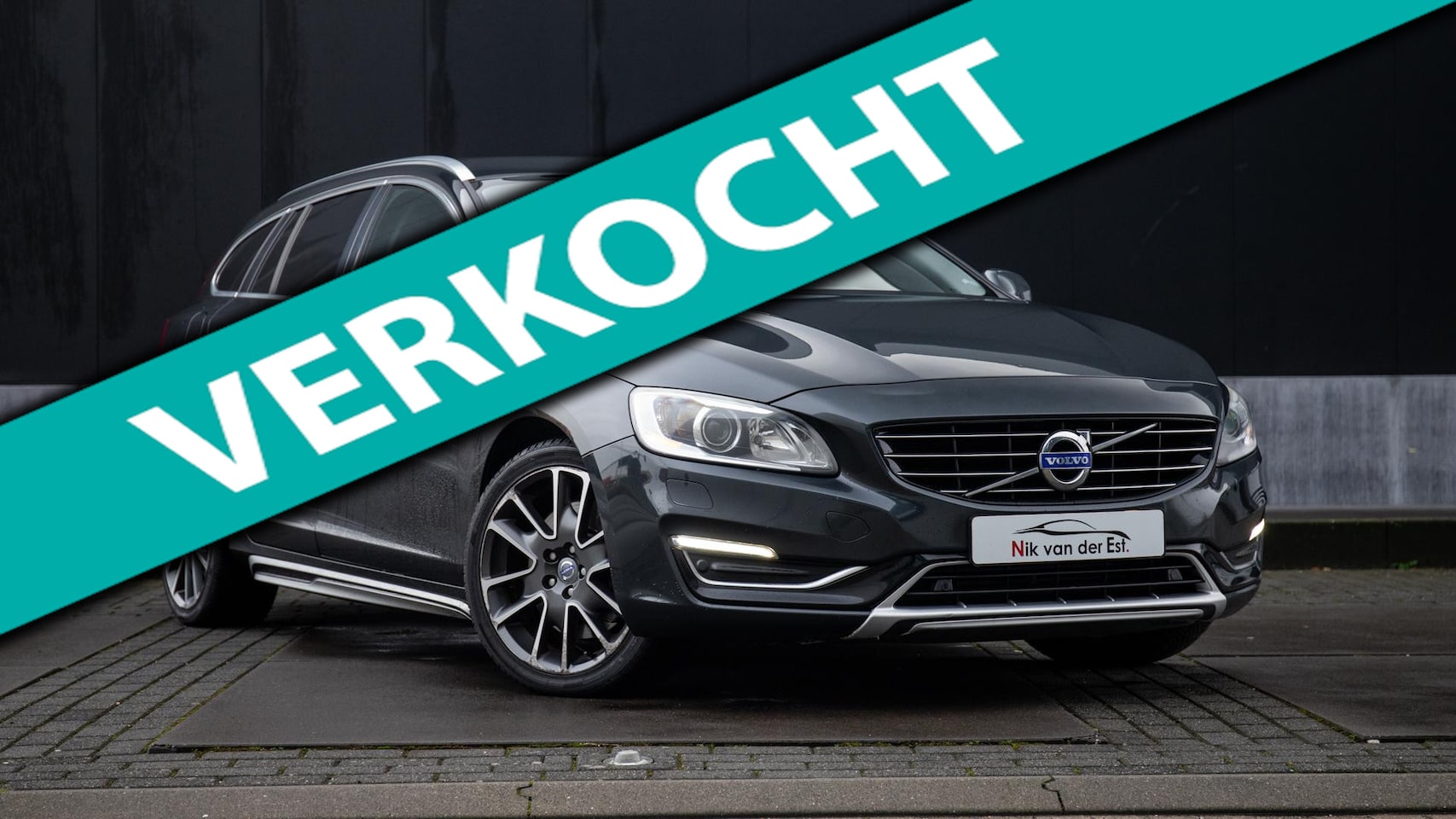 Volvo V60 - 2.4 D6 AWD Plug-In Hybrid Summum-Style kit-Carplay-NW banden - AutoWereld.nl