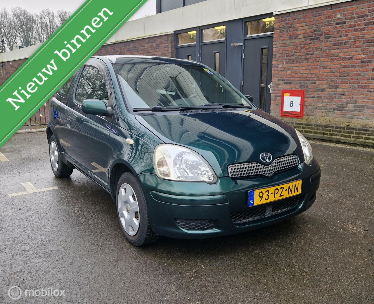 Toyota Yaris - 1.3 VVT-i Sol 2005 3 drs Groen APK 10-2025 - AutoWereld.nl