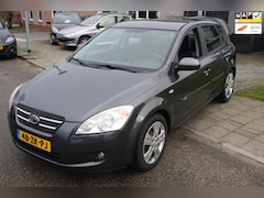 Kia Cee'd - 1.6 CRDi X-ecutive half leer, cruise control, airco