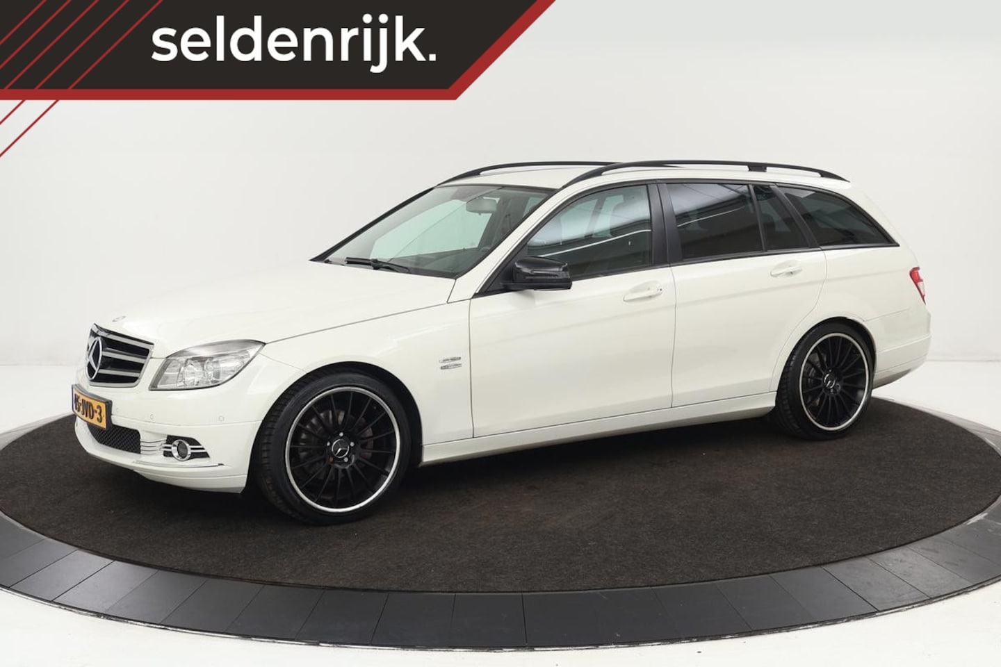 Mercedes-Benz C-klasse - 180 K Business Class | Leder | Trekhaak | Navigatie Comand | Cruise control | Bluetooth | - AutoWereld.nl