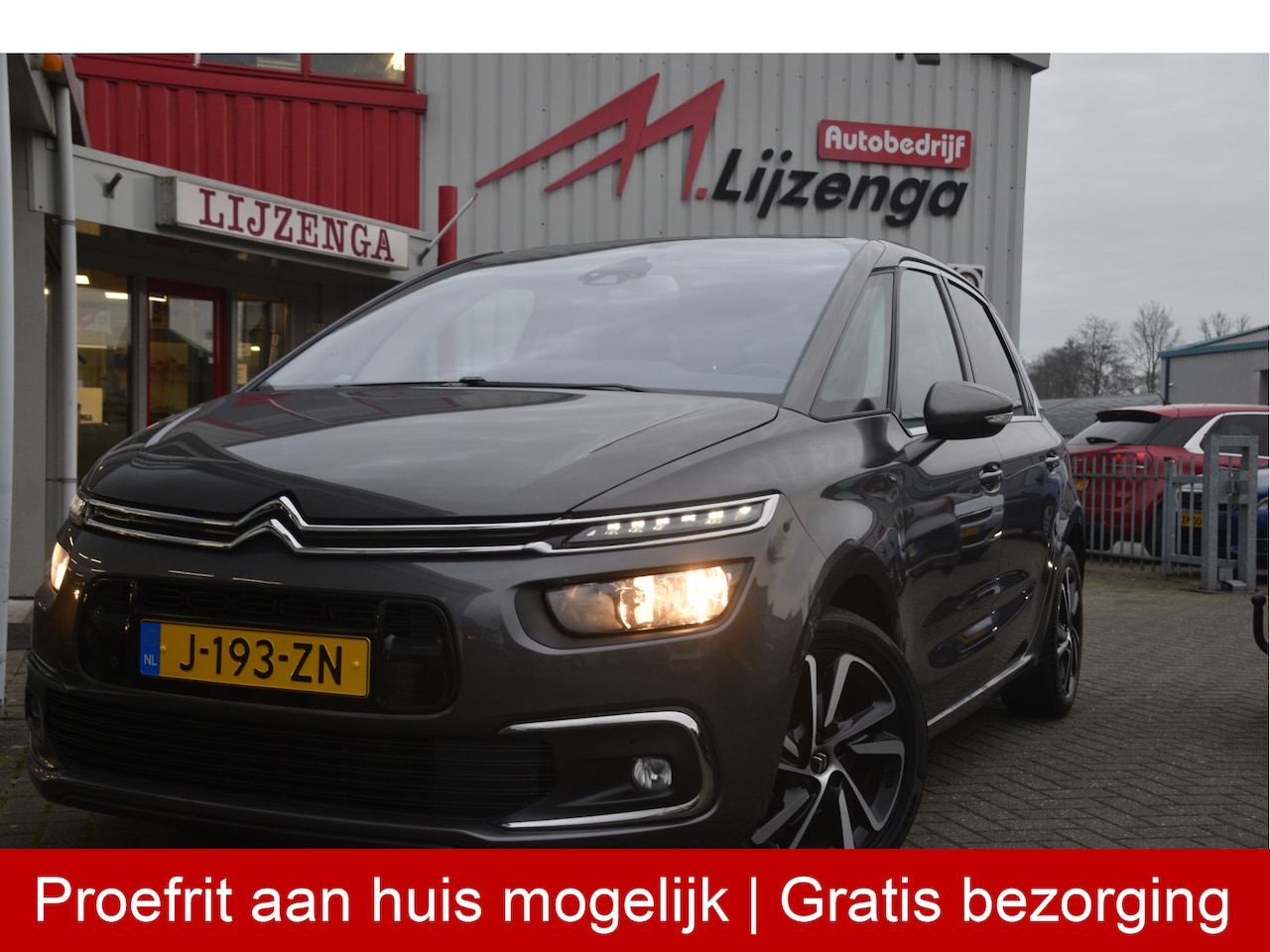 Citroën C4 SpaceTourer - 1.2 PureTech Business Carplay | Keyless | Bluetooth | 17 inch | Getint glas | Camera - AutoWereld.nl