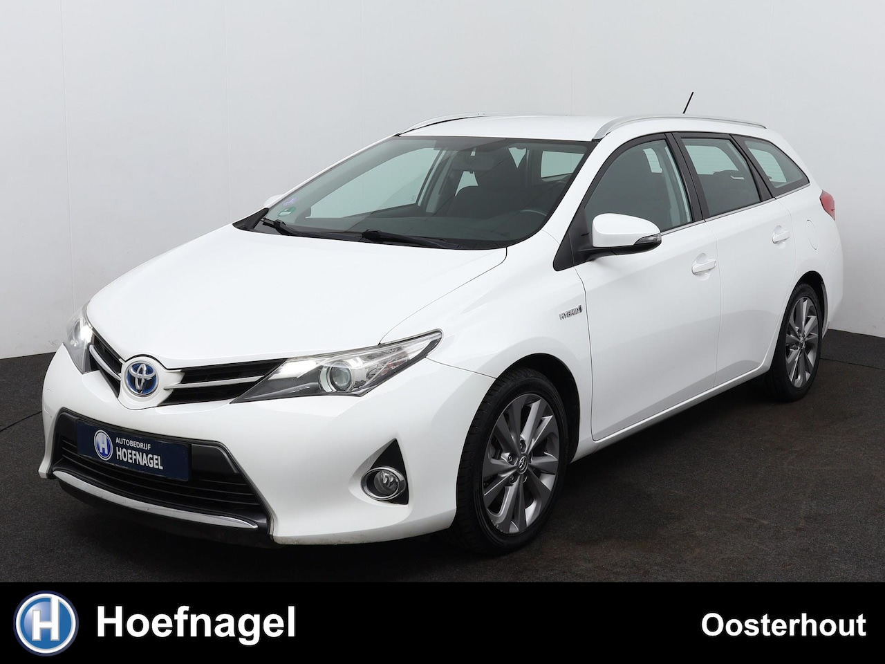 Toyota Auris Touring Sports - 1.8 Hybrid Aspiration Automaat | Navigatie | Camera | Cruise Control | Climate Control - AutoWereld.nl