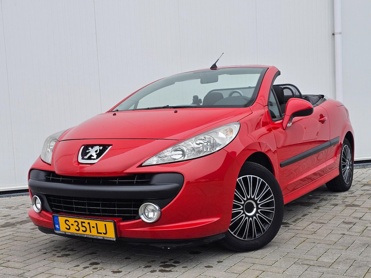 Peugeot 207 CC - 1.6 VTi 123dkm Zeer Nette Cabrio! Nw.APK bij Aflevering - AutoWereld.nl