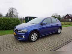 Volkswagen Polo - 1.0 MPI Comfortline Business