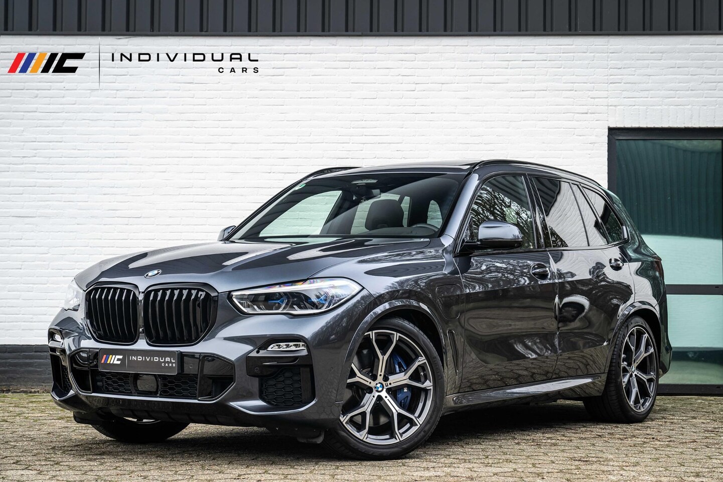 BMW X5 - xDrive45e M-Sport B&W 4-Wielbesturing M-Stoelen - AutoWereld.nl