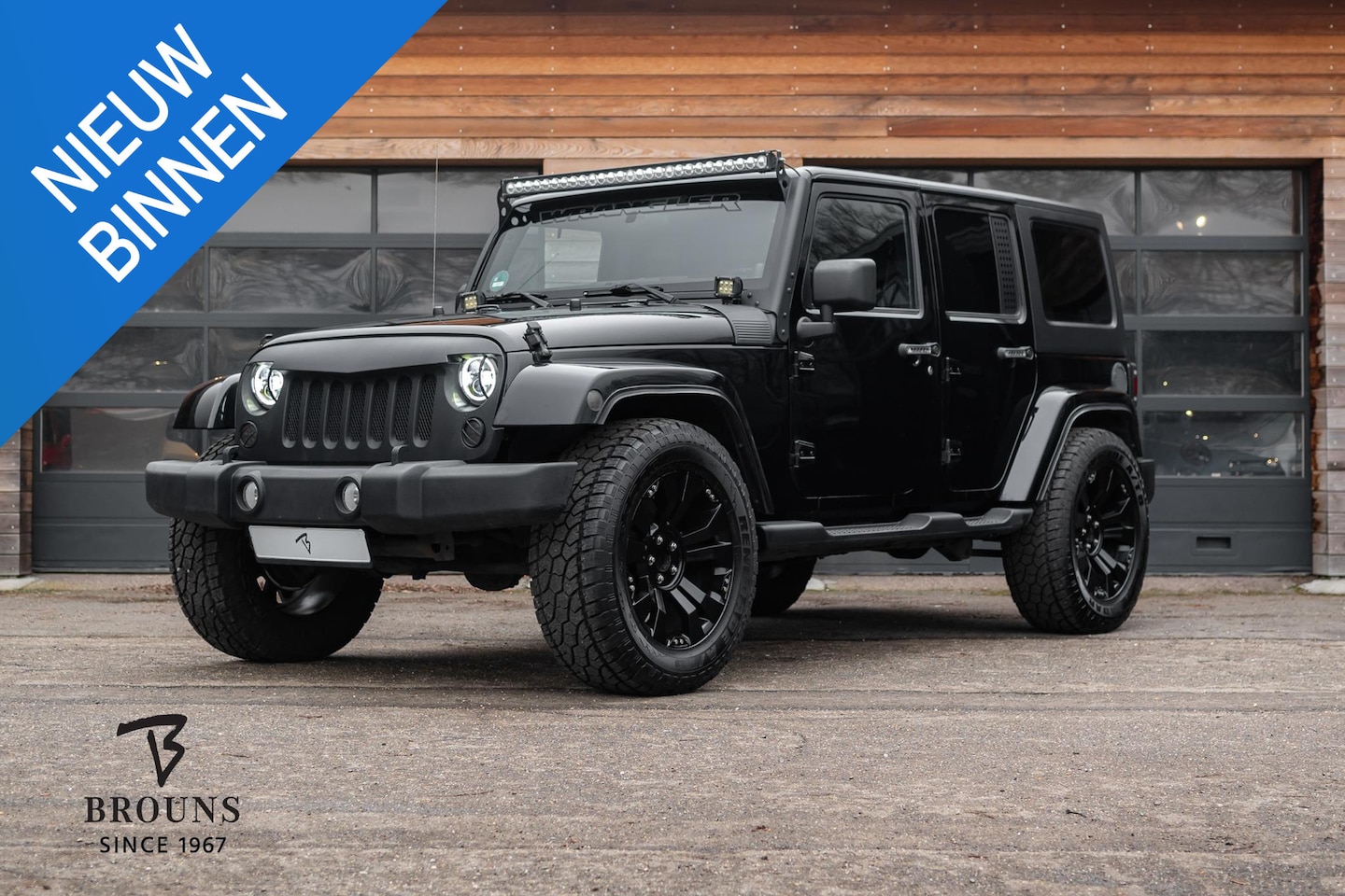 Jeep Wrangler Unlimited - 3.8 Sahara 200pk *Stoelverw-AppleCarplay/AndroidAuto - AutoWereld.nl