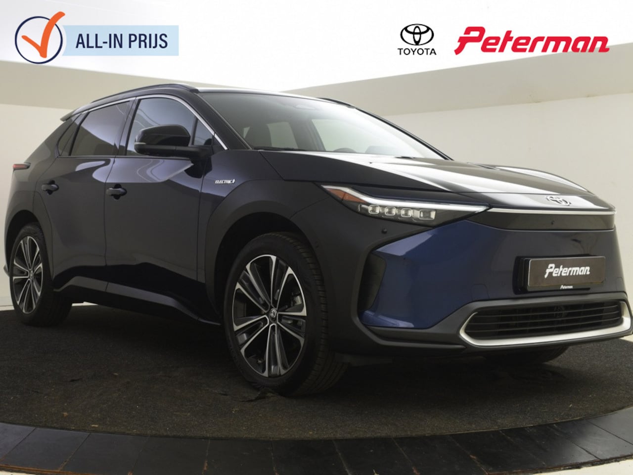 Toyota bZ4X - Launch Premium | Panoramadak | Trekhaak | All seasons - AutoWereld.nl