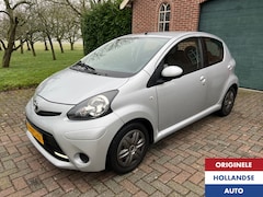 Toyota Aygo - 1.0 VVT-i Aspiration Automaat Airco ParkSensor Led