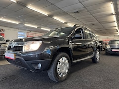 Dacia Duster - 1.6 Lauréate 2wd. Dealer onderhouden, airco, trekhaak en meer