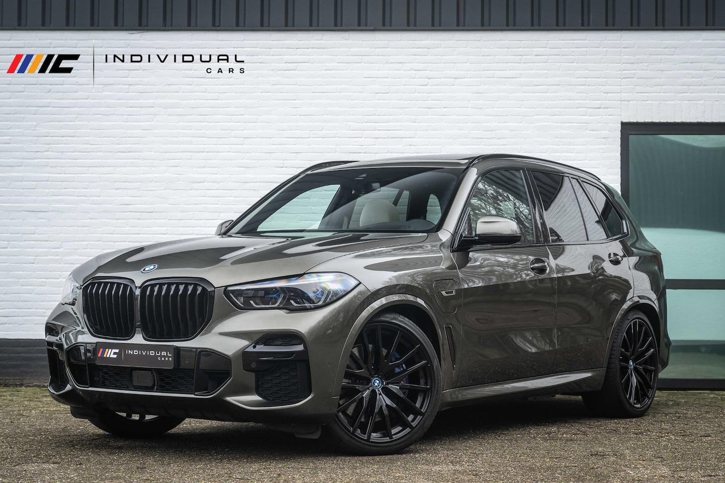 BMW X5 - xDrive45e M-Sport Pano Carbon Laser Garantie 2028 - AutoWereld.nl