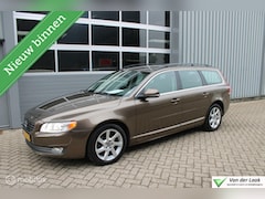 Volvo V70 - 2.0 D4 Nordic+ NL Auto Boekjes | Trekhaak | Leder met Stoelverwarming