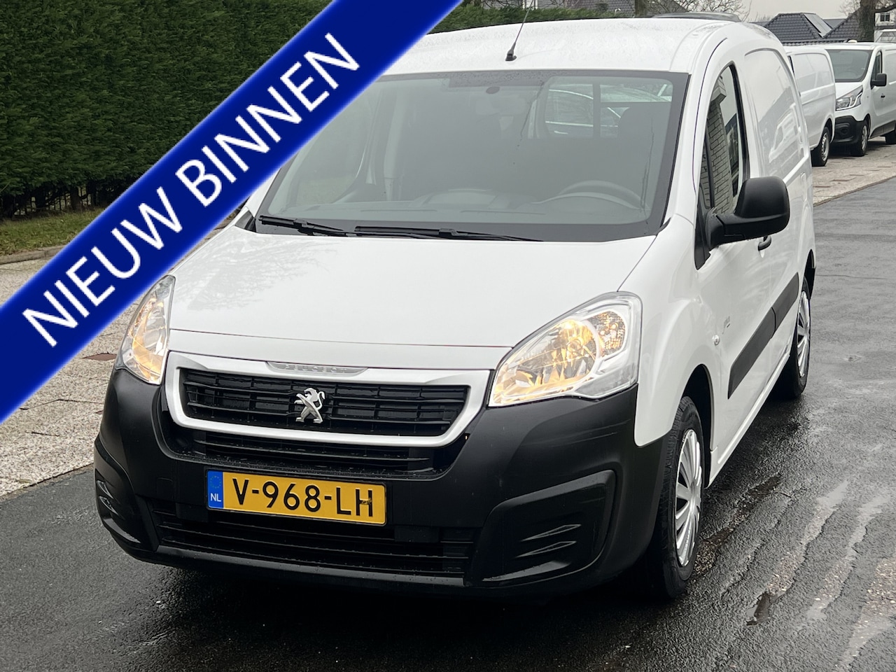 Peugeot Partner - 120 1.6 BlueHDi AUTOMAAT 100 L1 Premium S&S - AutoWereld.nl