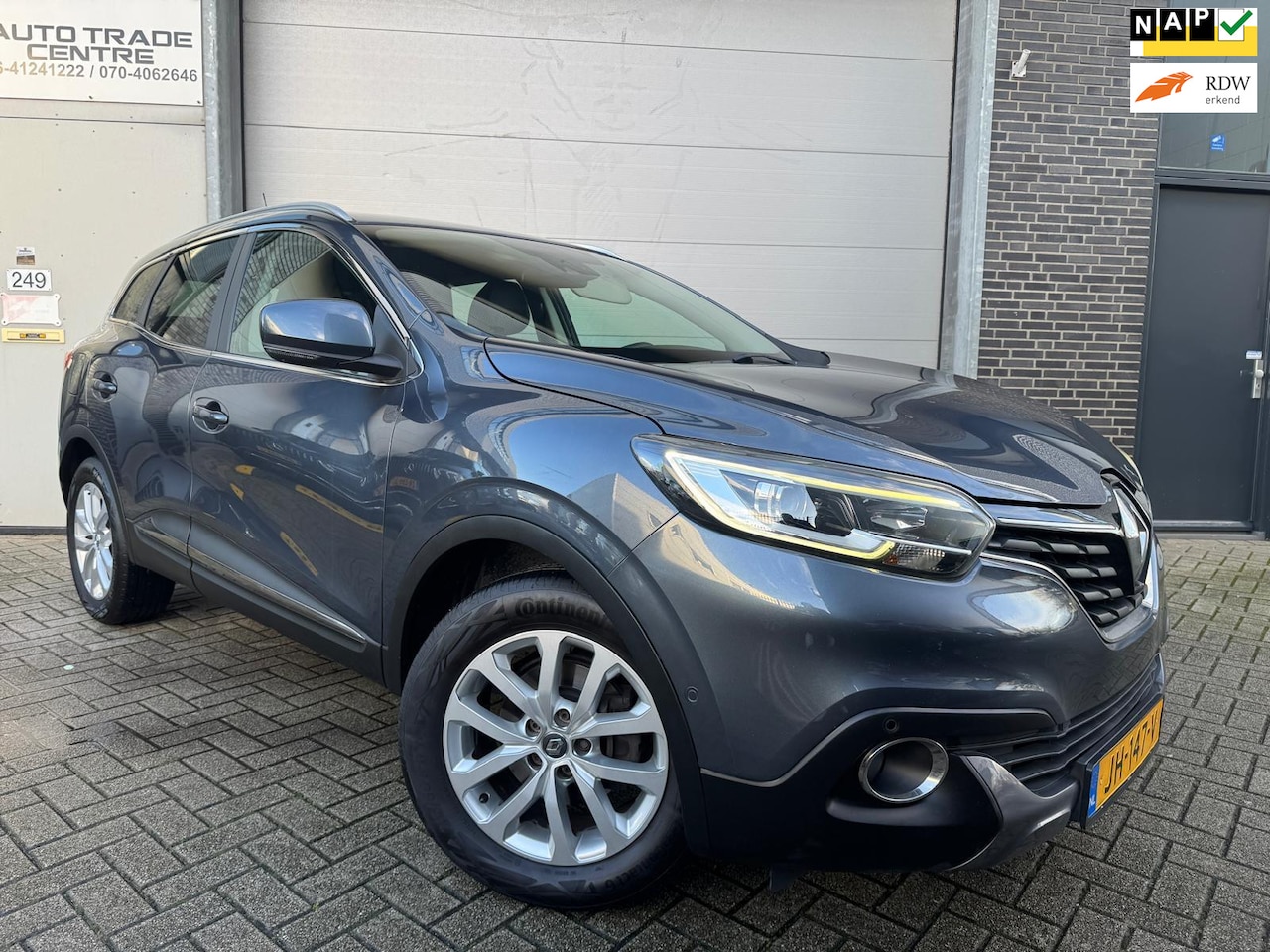 Renault Kadjar - 1.2 TCe Intens [Dealer OH|Keyless|Camera|Navi|Trekhaak] - AutoWereld.nl