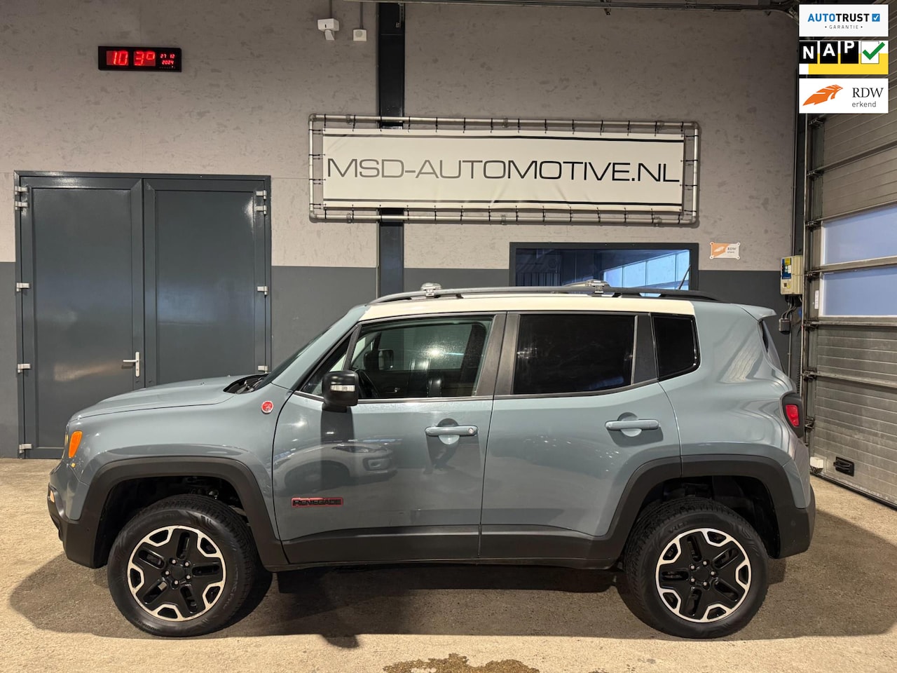 Jeep Renegade - 2.0 MultiJet Trailhawk Automaat Marge 170PK 4WD NAP - AutoWereld.nl