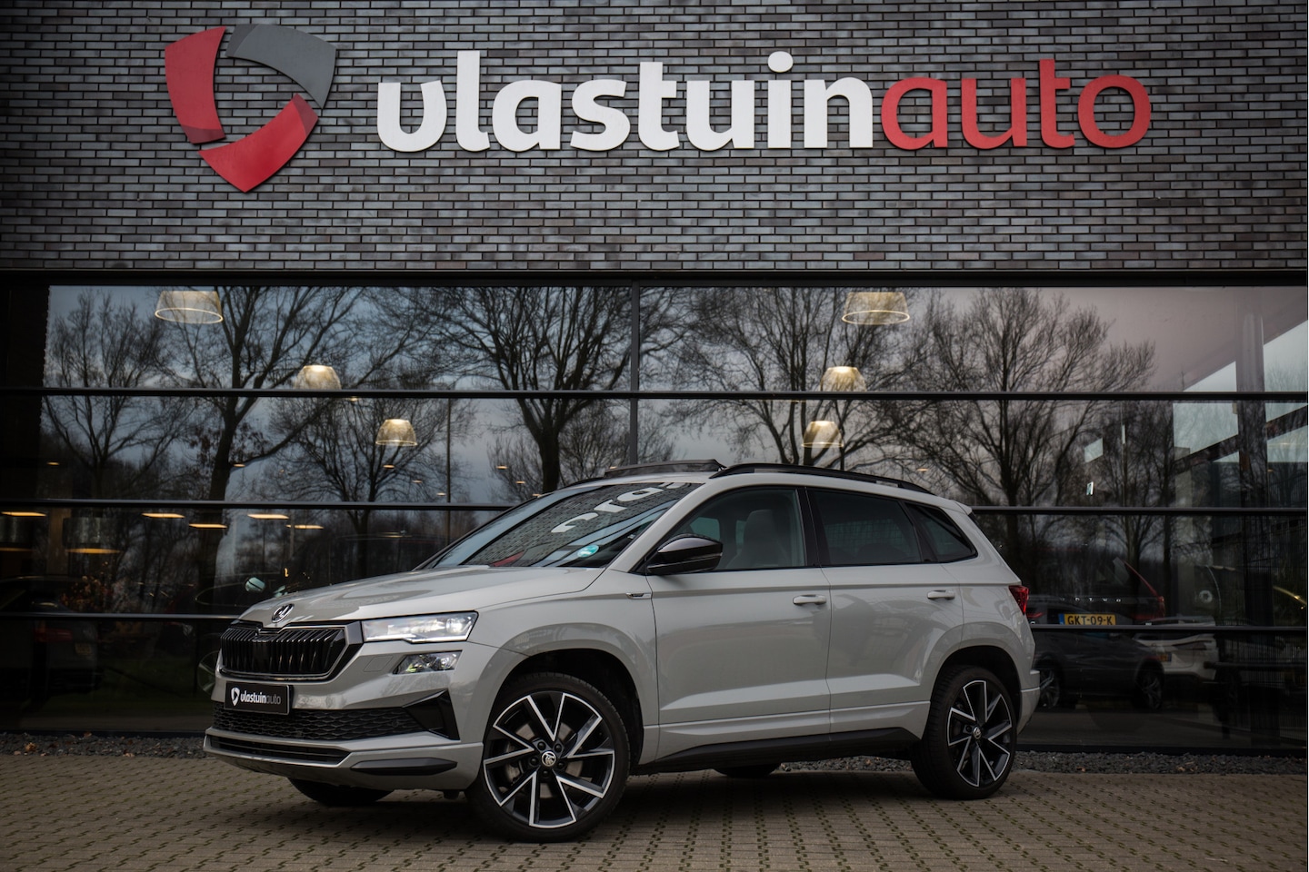 Skoda Karoq - 1.5 TSI ACT Sportline Business 1.5 TSI ACT Sportline Business , Adap. cruise, Pano dak, Carplay, - AutoWereld.nl