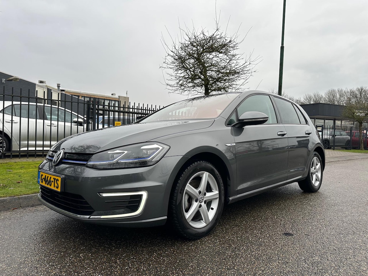 Volkswagen e-Golf - 1.4 eHybrid 204pk DSG Style Navigatie NL-Auto - AutoWereld.nl