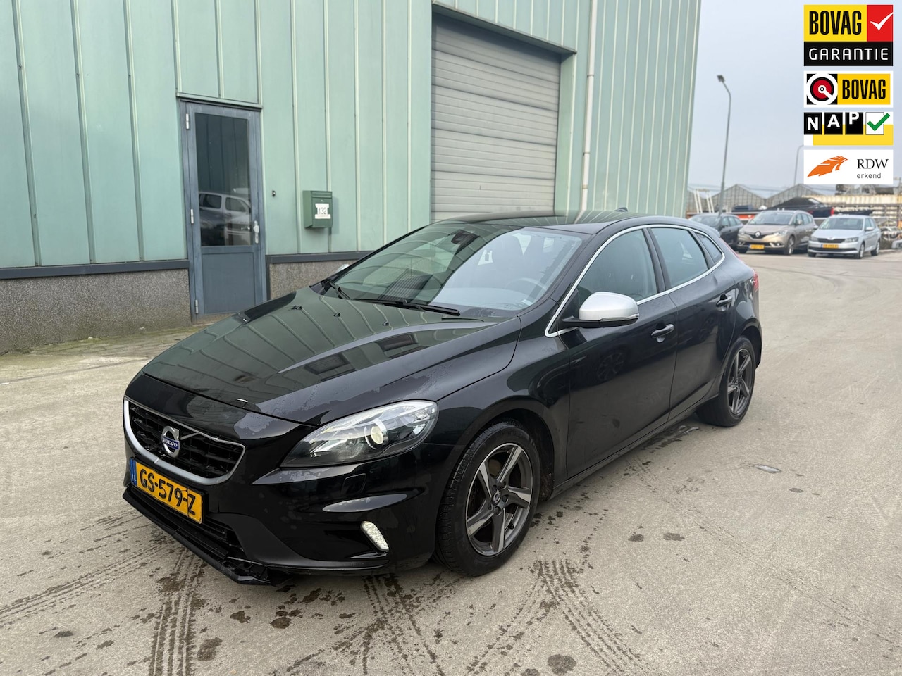 Volvo V40 - 2.0 D2 R-Design Business SCHADE AIRBAGS MOTOR BAK GOED XENON - AutoWereld.nl