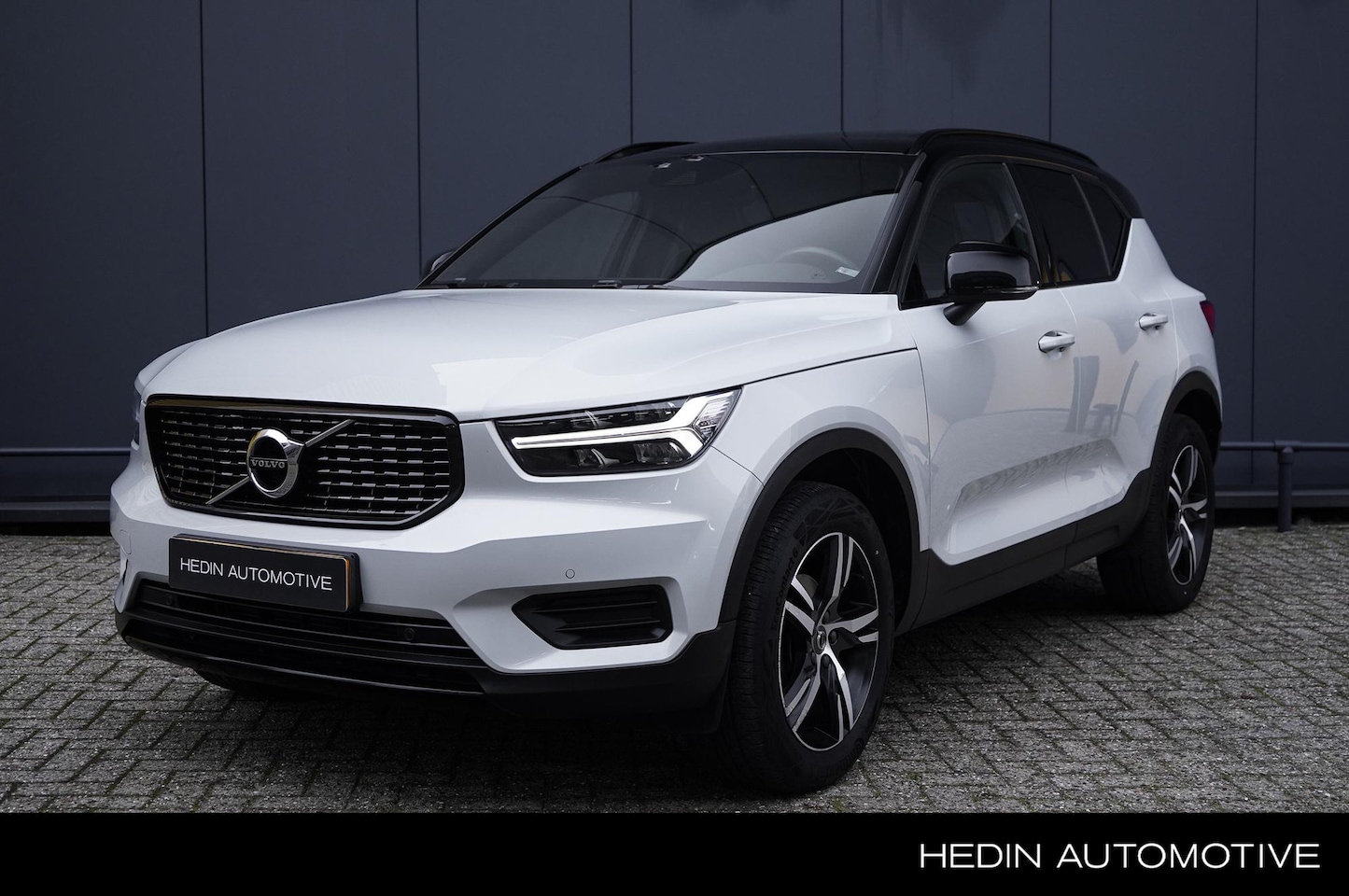 Volvo XC40 - 1.5 T3 R-Design | Harman/ Kardon | Trekhaak | Panoramadak | Pilot Assist | Park Assist - AutoWereld.nl