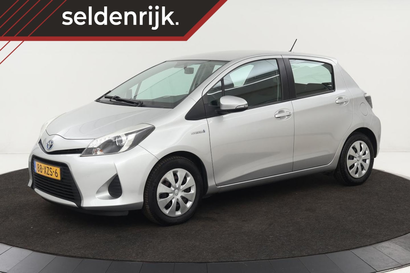 Toyota Yaris - 1.5 Full Hybrid Aspiration | Dealer onderhouden | 2e eigenaar | Camera | Bluetooth | Clima - AutoWereld.nl