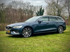 Volvo V60 - 2.0 T6 Plug-in hybrid AWD Essential Bright | Google | Trekhaak | DAB |