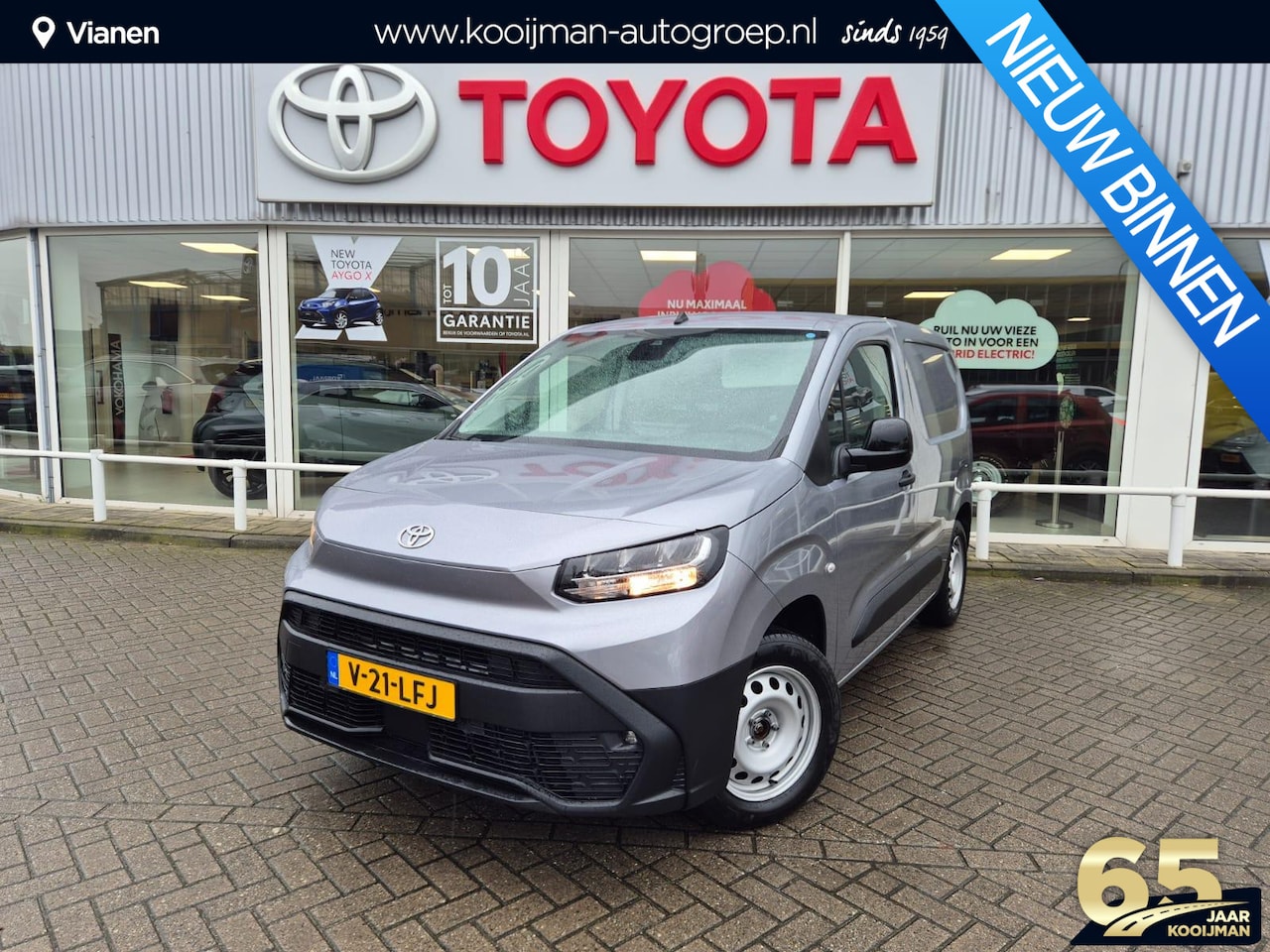 Toyota ProAce City - 1.5 D-4D Navigator Automaat, Nieuw, direct leverbaar, Automaat 10jr garantie - AutoWereld.nl