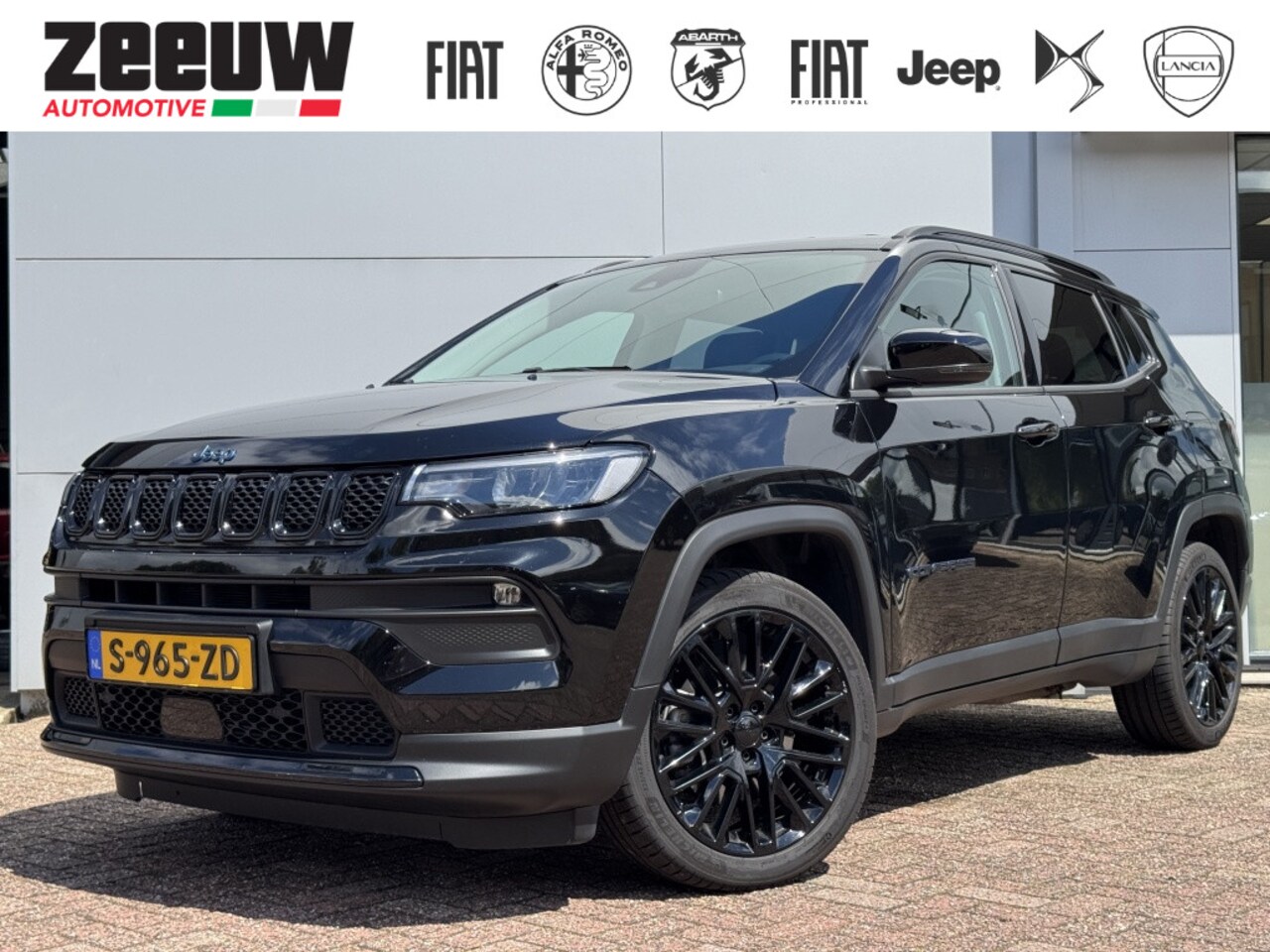 Jeep Compass - 4xe 190 PK Night Eagle | 19" | Winter Pack | Business Pack - AutoWereld.nl