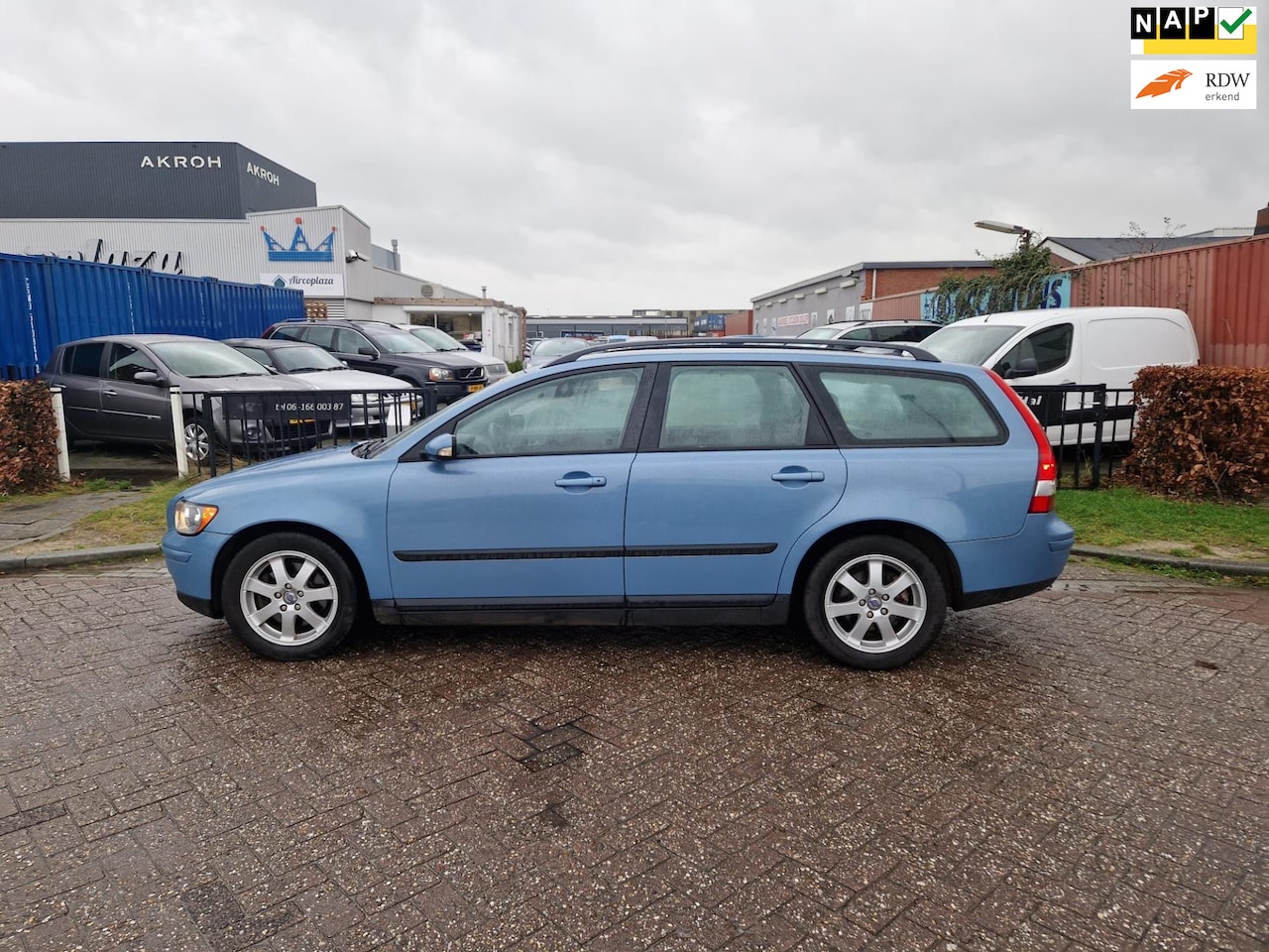 Volvo V50 - 2.4i Kinetic/CRUISE/AIRCO/ZEER NETJES!! - AutoWereld.nl