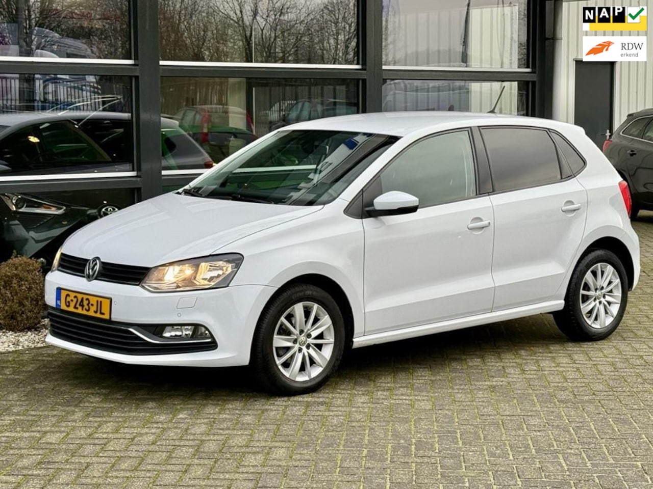 Volkswagen Polo - 1.0 First Edition Airco 5 deurs Rijklaar !! - AutoWereld.nl